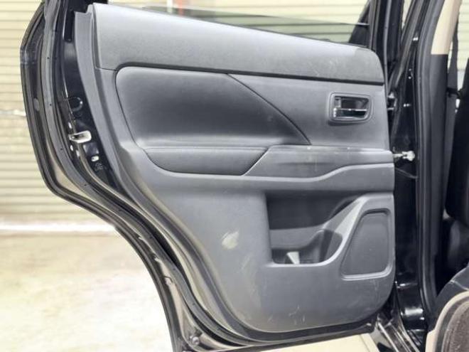 アウトランダーPHEV2.0 G セーフティパッケージ 4WD 下廻防錆ナビBカメETC 2000