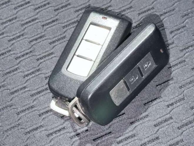 アウトランダーPHEV2.0 G セーフティパッケージ 4WD 下廻防錆ナビBカメETC 2000