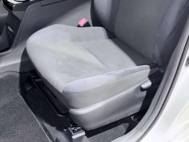 プリウスα1.8 S 下廻防錆TVナビBカメ 2WD 1800