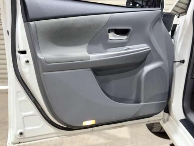 プリウスα1.8 S 下廻防錆TVナビBカメ 2WD 1800