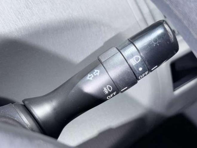 プリウスα1.8 S 下廻防錆TVナビBカメ 2WD 1800