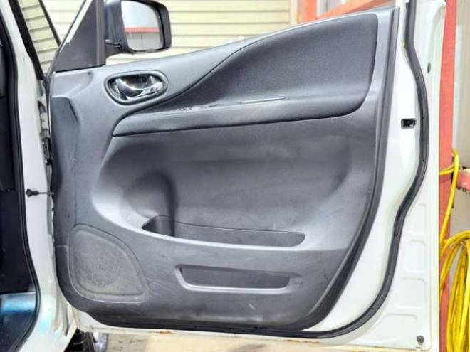 セレナ2.0 20X 4WD 下廻防錆TVナビBカメETCエンスタ 2000