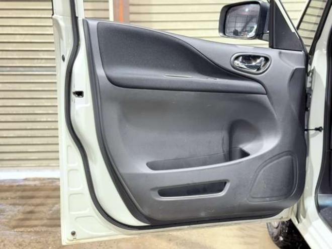 セレナ2.0 20X 4WD 下廻防錆TVナビBカメETCエンスタ 2000