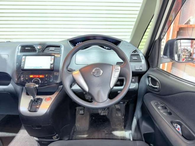 セレナ2.0 20X 4WD 下廻防錆TVナビBカメ後席モニタ 2000