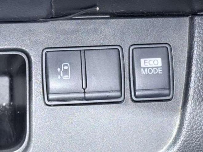 セレナ2.0 20X 4WD 下廻防錆TVナビBカメ後席モニタ 2000