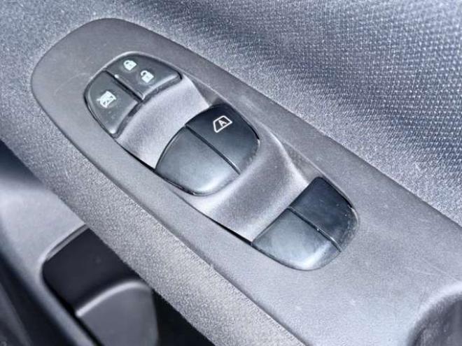 セレナ2.0 20X 4WD 下廻防錆TVナビBカメ後席モニタ 2000