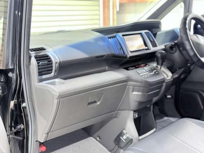 ステップワゴン2.0 L 4WD 下廻防錆 2000