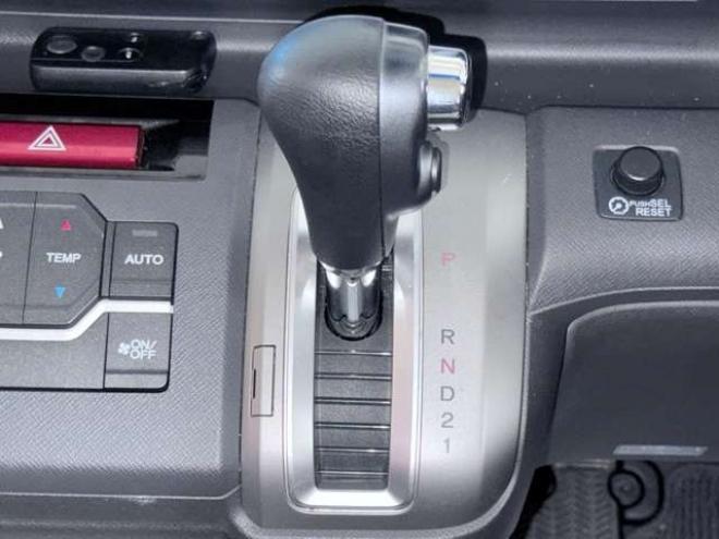 ステップワゴン2.0 L 4WD 下廻防錆 2000