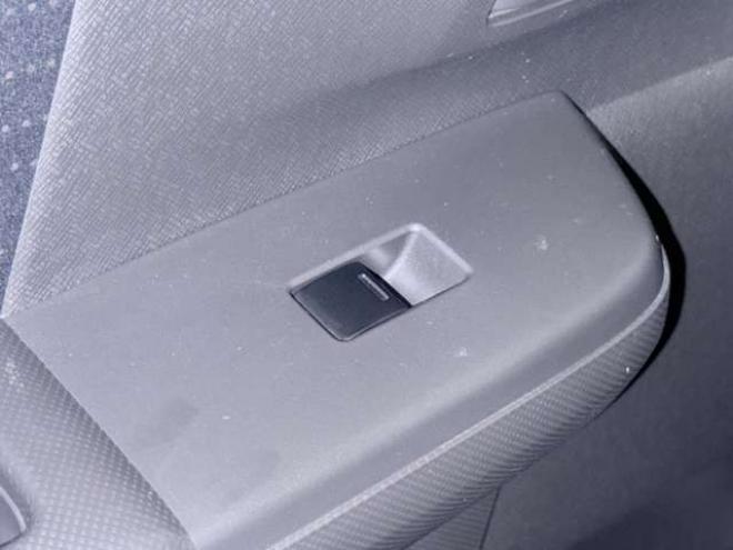 ステップワゴン2.0 L 4WD 下廻防錆 2000