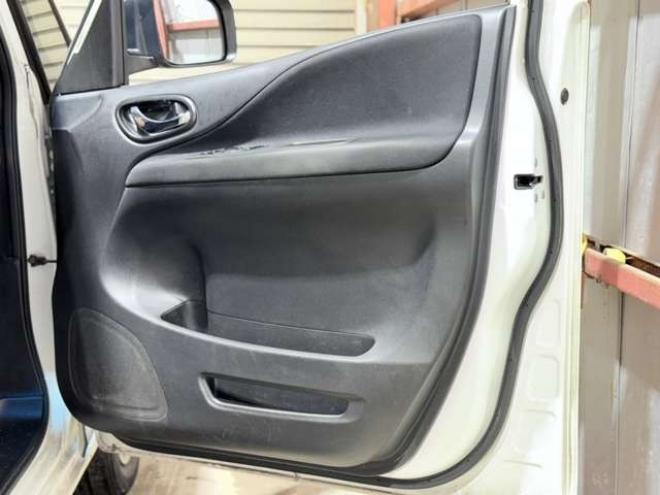 セレナ2.0 20X Vセレクション+Safety 4WD 防錆塗装TVナビBカメETC 2000