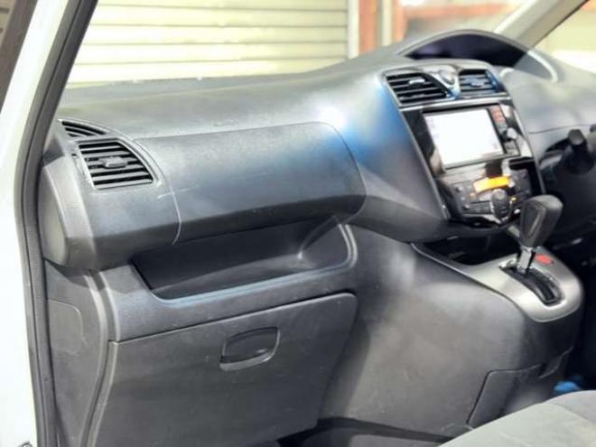 セレナ2.0 20X Vセレクション+Safety 4WD 防錆塗装TVナビBカメETC 2000