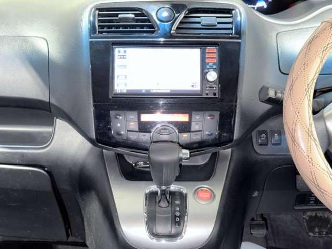 セレナ2.0 20X Vセレクション+Safety 4WD 防錆塗装TVナビBカメETC 2000