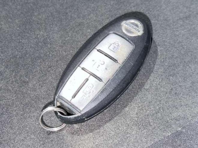 セレナ2.0 20X Vセレクション+Safety 4WD 防錆塗装TVナビBカメETC 2000