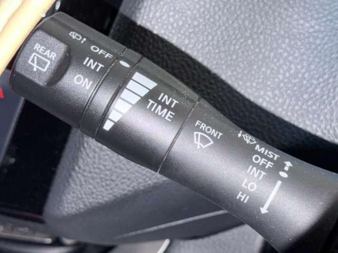 セレナ2.0 20X Vセレクション+Safety 4WD 防錆塗装TVナビBカメETC 2000