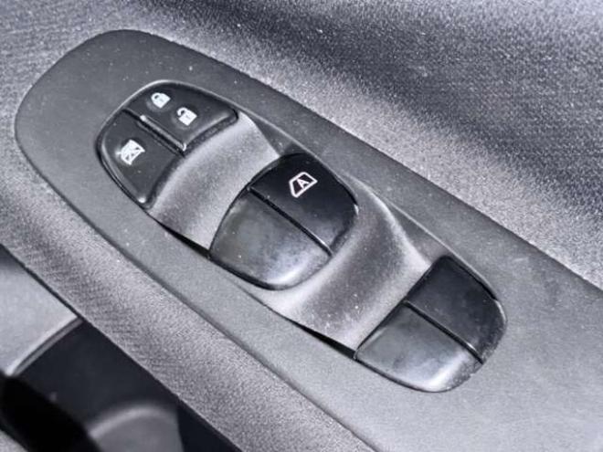 セレナ2.0 20X Vセレクション+Safety 4WD 防錆塗装TVナビBカメETC 2000