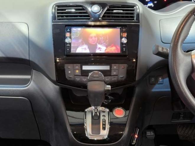 セレナ2.0 ハイウェイスター Vセレクション+Safety アドバンストセーフティ パッケージ 4WD 防錆塗装TVナビETCエンスタ 2000