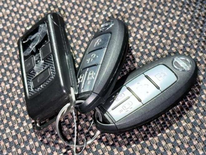 セレナ2.0 ハイウェイスター Vセレクション+Safety アドバンストセーフティ パッケージ 4WD 防錆塗装TVナビETCエンスタ 2000