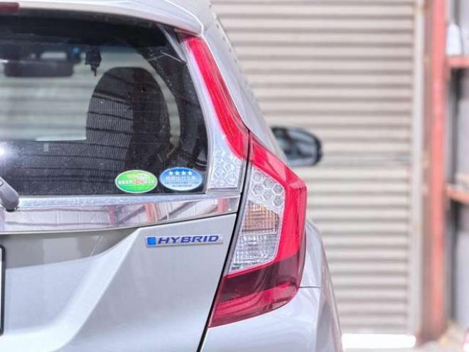 フィット1.5 ハイブリッド Lパッケージ 4WD 防錆塗装TVナビBカメ 1500