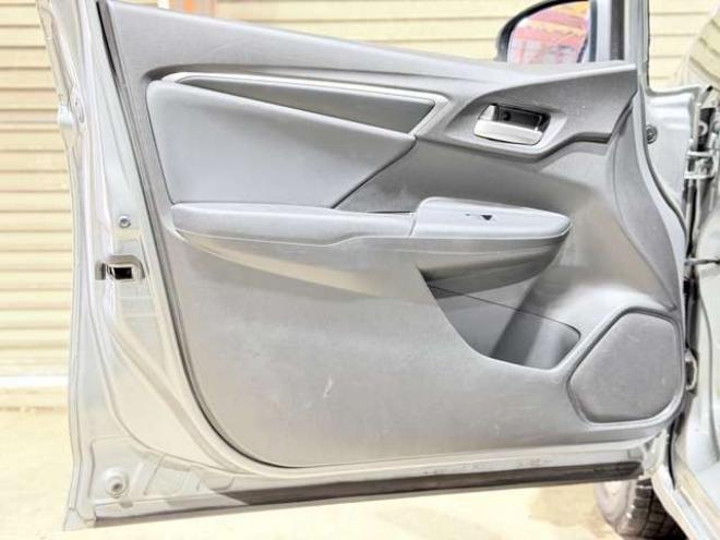 フィット1.5 ハイブリッド Lパッケージ 4WD 防錆塗装TVナビBカメ 1500