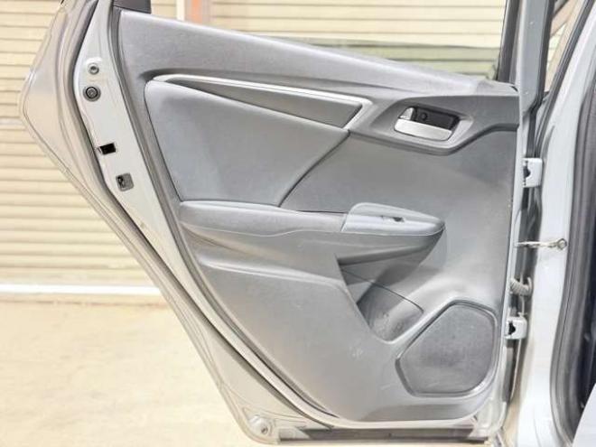 フィット1.5 ハイブリッド Lパッケージ 4WD 防錆塗装TVナビBカメ 1500