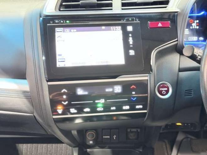 フィット1.5 ハイブリッド Lパッケージ 4WD 防錆塗装TVナビBカメ 1500