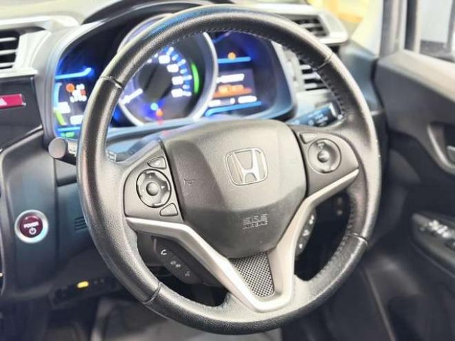 フィット1.5 ハイブリッド Lパッケージ 4WD 防錆塗装TVナビBカメ 1500