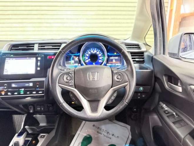 フィット1.5 ハイブリッド Lパッケージ 4WD 防錆塗装TVナビBカメ 1500