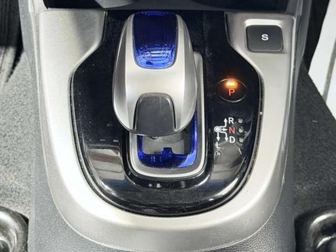 フィット1.5 ハイブリッド Lパッケージ 4WD 防錆塗装TVナビBカメ 1500