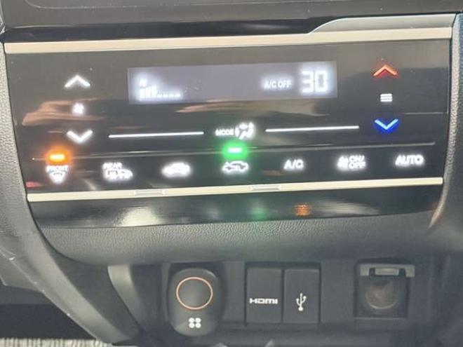 フィット1.5 ハイブリッド Lパッケージ 4WD 防錆塗装TVナビBカメ 1500