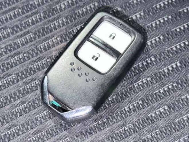 フィット1.5 ハイブリッド Lパッケージ 4WD 防錆塗装TVナビBカメ 1500