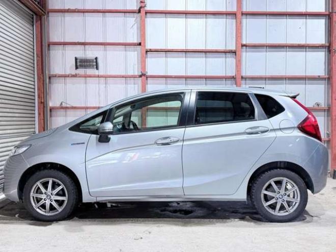 フィット1.5 ハイブリッド Lパッケージ 4WD 防錆塗装TVナビBカメ 1500