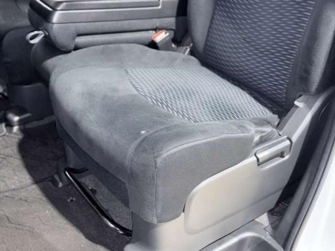 セレナ2.0 20X 4WD　防錆塗装キーレスナビETC 2000