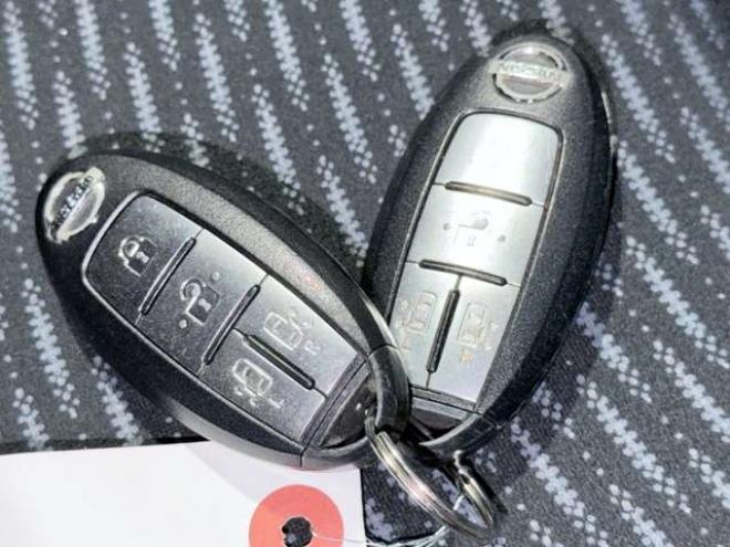 セレナ2.0 20X 4WD　防錆塗装キーレスナビETC 2000