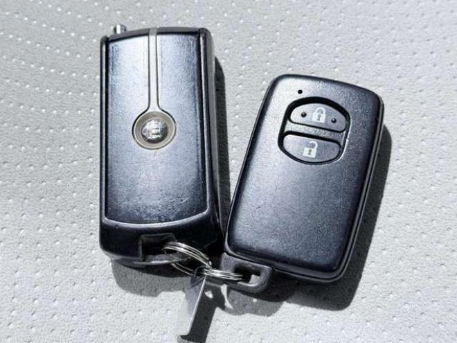 プリウス1.8 S 防錆塗装エンスタ 2WD 1800