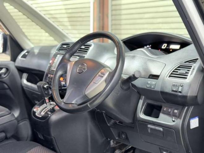 セレナ2.0 ハイウェイスター 4WD　防錆塗装TVナビBカメエンスタ後席モニタ 2000