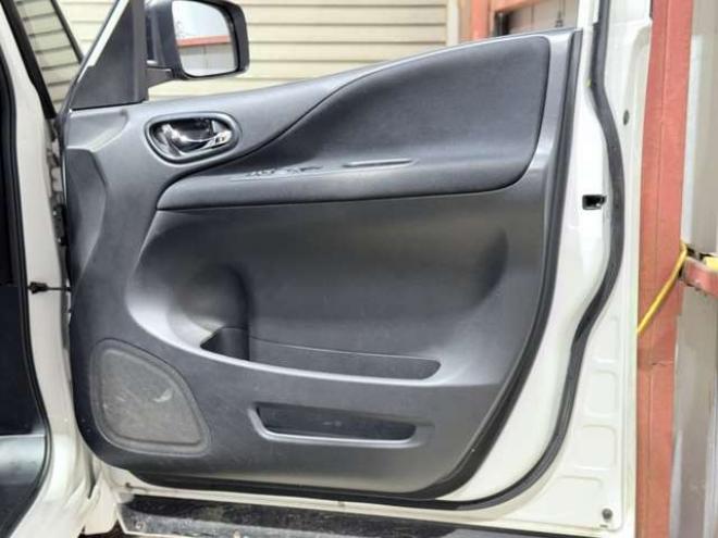 セレナ2.0 ハイウェイスター 4WD　防錆塗装TVナビBカメエンスタ後席モニタ 2000