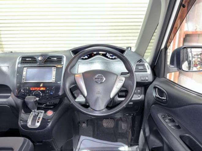 セレナ2.0 ハイウェイスター 4WD　防錆塗装TVナビBカメエンスタ後席モニタ 2000