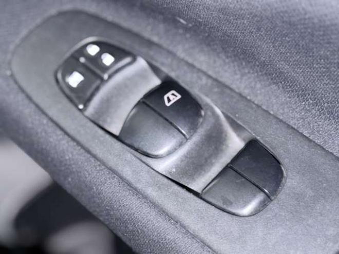 セレナ2.0 ハイウェイスター 4WD　防錆塗装TVナビBカメエンスタ後席モニタ 2000