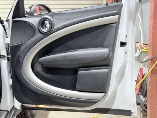 ミニクロスオーバー クーパー D オール4 4WD　下廻防錆4WDキーレス 正規輸入車 2000