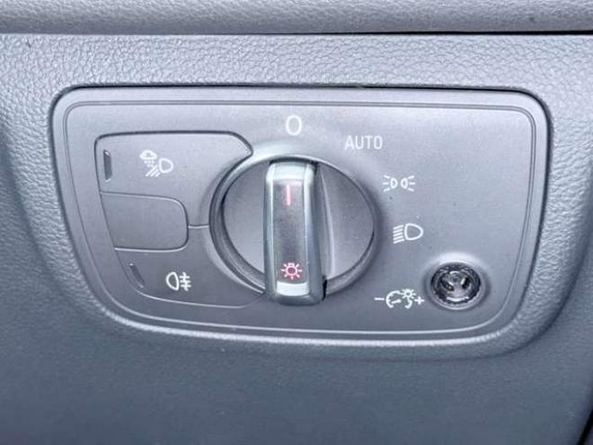 アウディA6アバント 2.8 FSI クワトロ 4WD　下廻防錆TVナビBカメETC 正規輸入車 2800