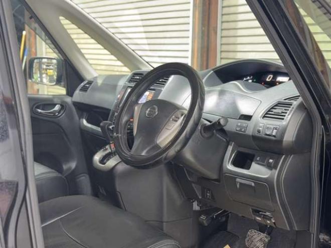 セレナ2.0 20X 4WD 下廻防錆ナビBカメエンスタ 2000