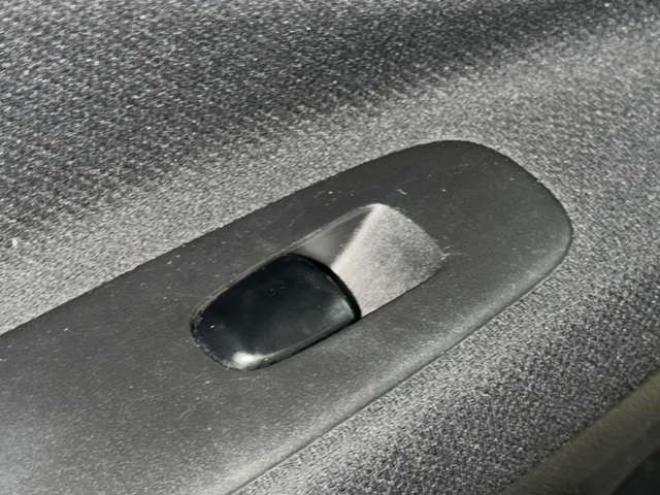 セレナ2.0 20X 4WD 下廻防錆ナビBカメエンスタ 2000