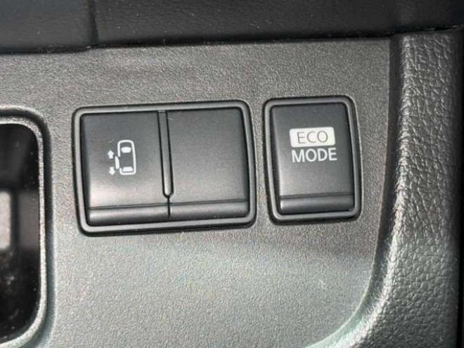 セレナ2.0 20X 4WD 下廻防錆ナビBカメエンスタ 2000