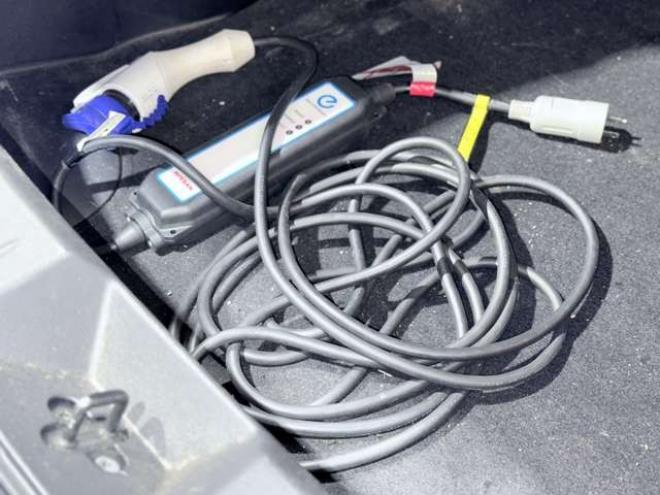 リーフ30kWh X 下廻防錆TVナビBカメETC夏冬タイヤ 2WD 不明