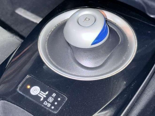 リーフ30kWh X 下廻防錆TVナビBカメETC夏冬タイヤ 2WD 不明