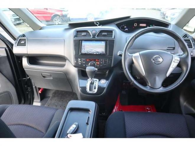 セレナ2.0 ハイウェイスター 4WD HID・ナビ・TV・両側パワースライドドア・バックカメラ・R9/5月・9.6万キロ 2000