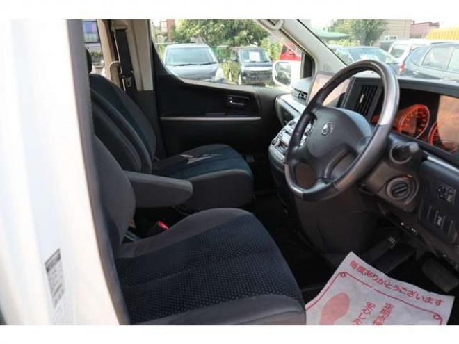 エルグランド2.5 ライダーS 4WD スマートキー・左パワスラ・TV・Bカメラ・Tチェーン・ローダウン・8万キロ 2500