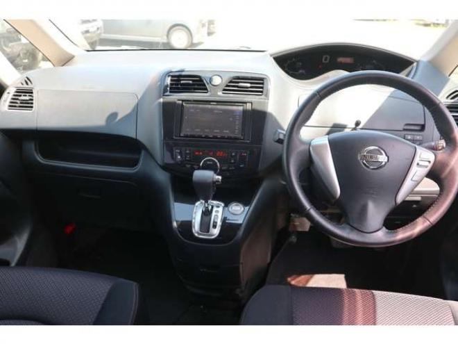 セレナ2.0 ハイウェイスター 4WD バックカメラ・スマートキー・R8/7月 2000