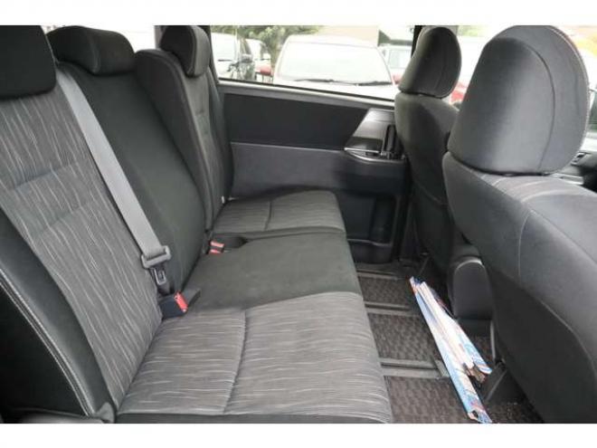 ヴォクシー2.0 ZS 煌II 4WD スマートキー・ナビ・TV・バックカメラ・両側パワスラ・後期型 2000