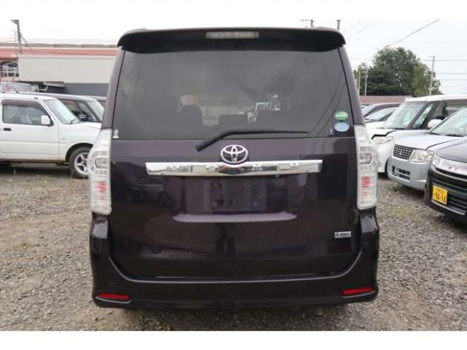 ヴォクシー2.0 ZS 煌II 4WD スマートキー・ナビ・TV・バックカメラ・両側パワスラ・後期型 2000